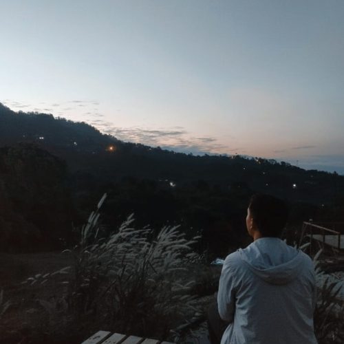 Contemplar el amanecer en Casa De La Ruta, 5:22 am